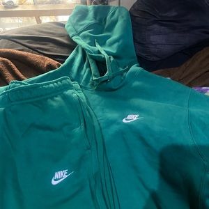 COPY - Nike Sportswear Club Fleece Sweatsuit